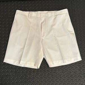 PGA Tour Mens Golf Sports WHITE shorts Size 42 waist, 100% Polyester.